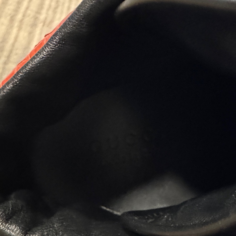 Gucci Men's Elegant Black Sneakers - Picture 12 of 12